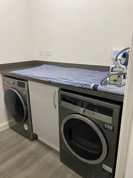 4-Room Detached Furnished Home With Parking Leicester Buitenkant foto